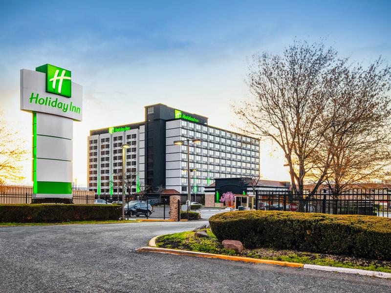 Holiday Inn Newark International Airport by IHG