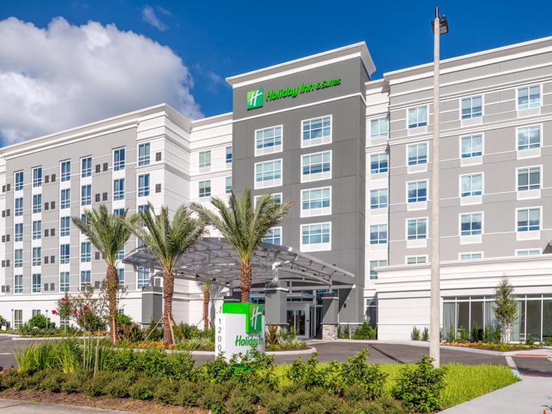 Holiday Inn & Suites Orlando - International Dr S by IHG