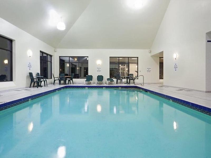 Holiday Inn & Suites Boston Peabody