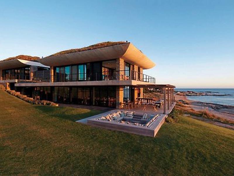 BFB8C220D878301104D753F844BA90C3