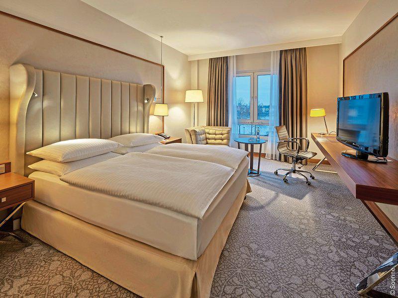 8813F3268C221E1C5C687CD07E556137