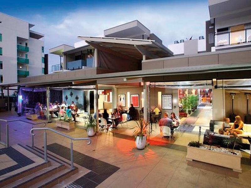 BC7AD3406105475F4E3BD45213A70367