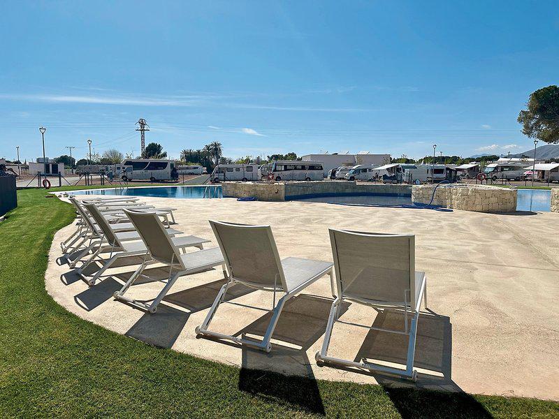 FFDC1F998D90AB863295D15E02BA6CEC