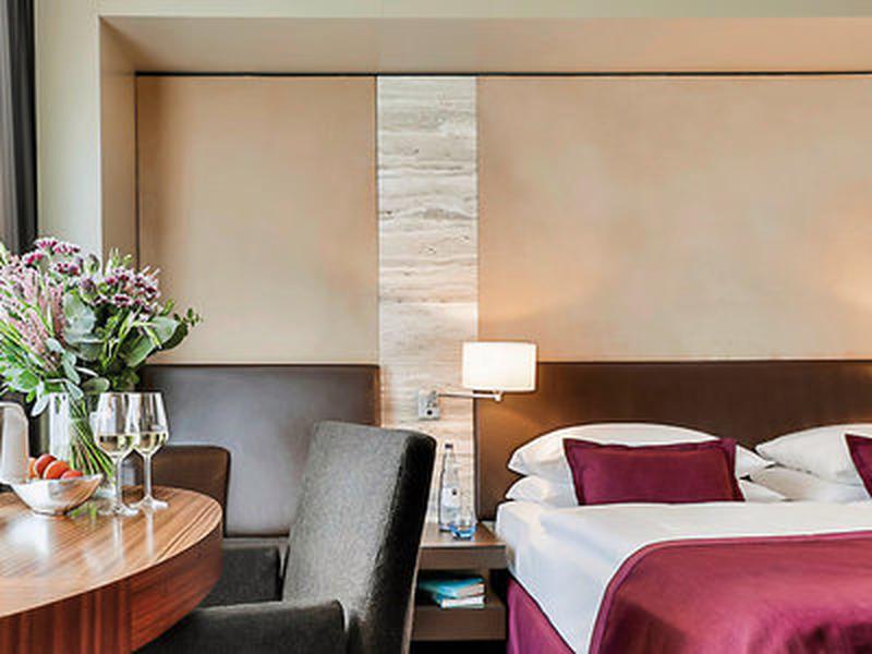 C6A439CCD08F040C0EB67DEE2937C4AE