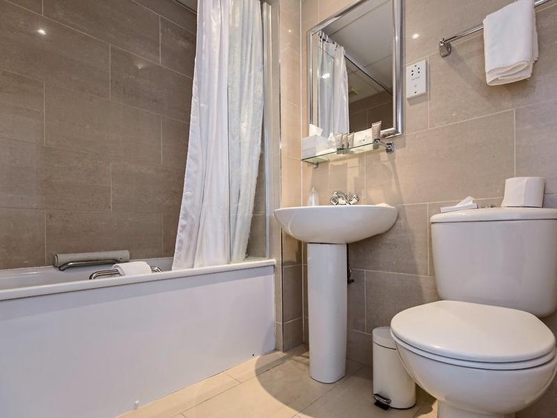 C702915656C9E9551C8C8CF7EF7C7DDF