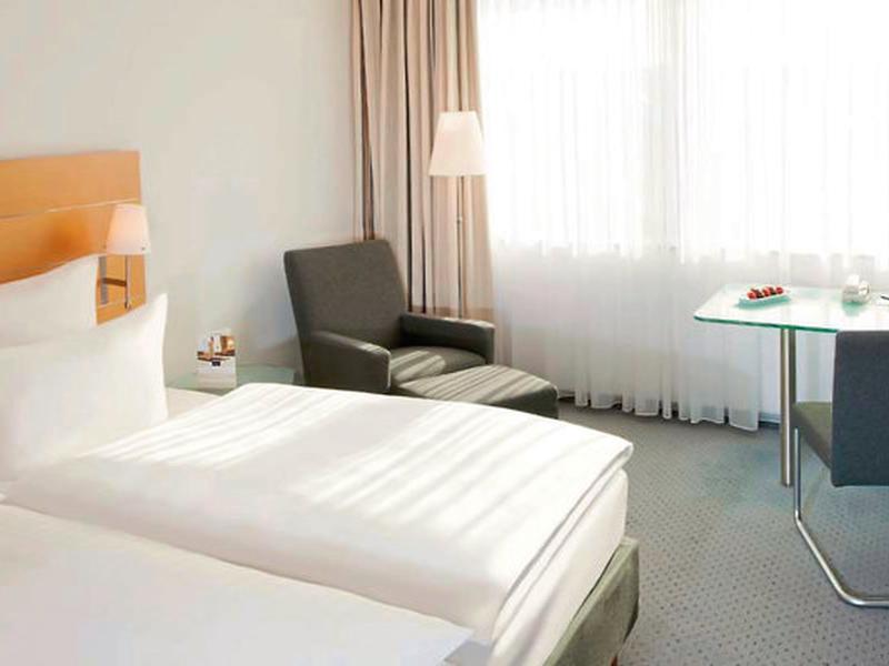 B1B7A8A1A131A6FCEE9D4DA0DFF11642