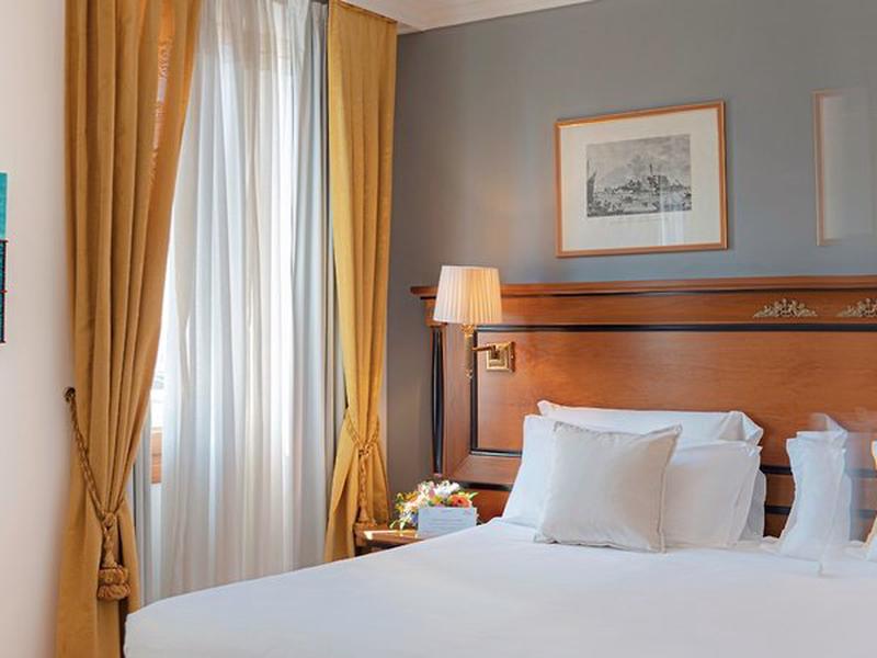 EFFB9ABF5E792D544E3C568A980C579A