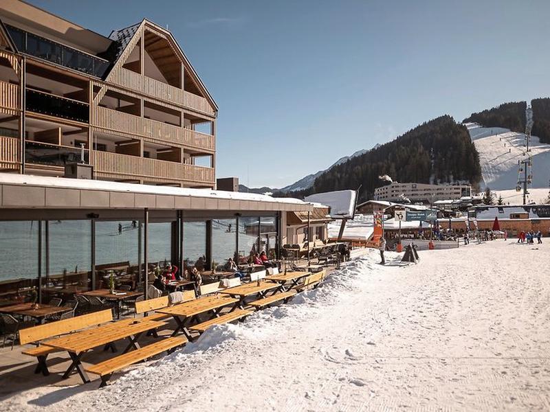 1576715E0565DE9A792C4464BFF8D57C