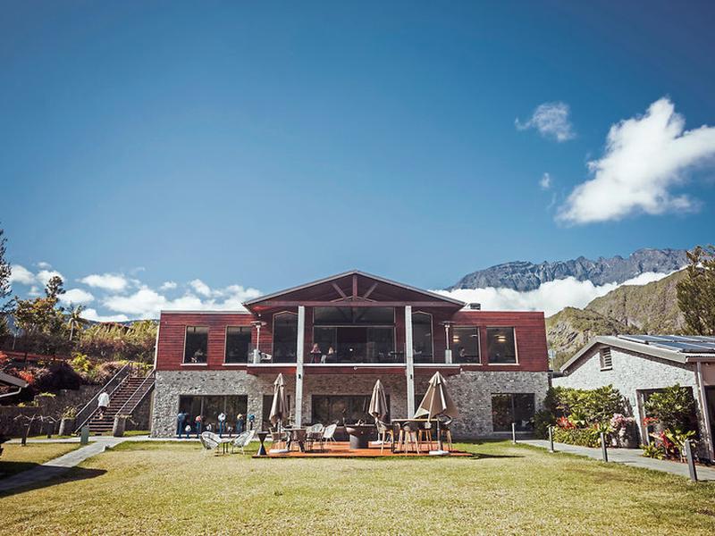 25CE77CCEBAA50E36AB72F6F3CEB82A8