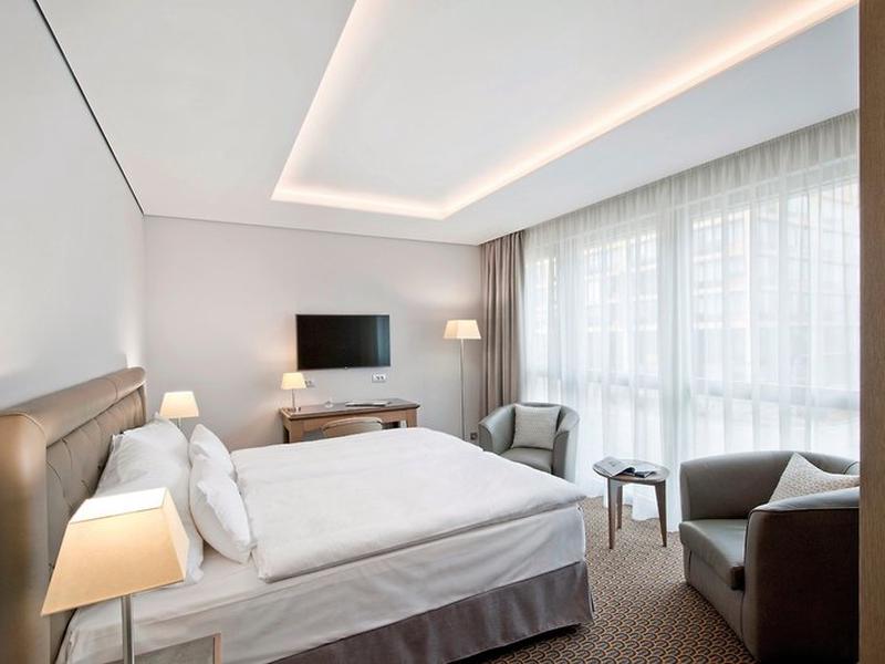 DFAFA26E00EEC44CFDBC061F93120E55