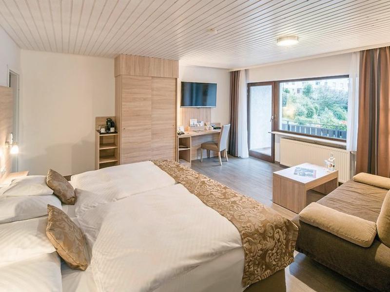 B8AC054F9735D3C527152D2C388C40FE