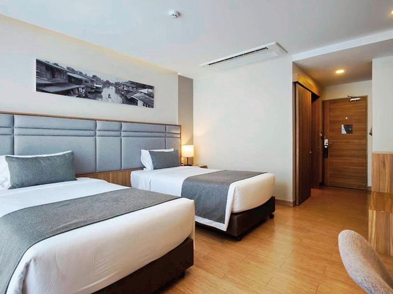 7AD2D795FB410048C8B51A32292A2B6F