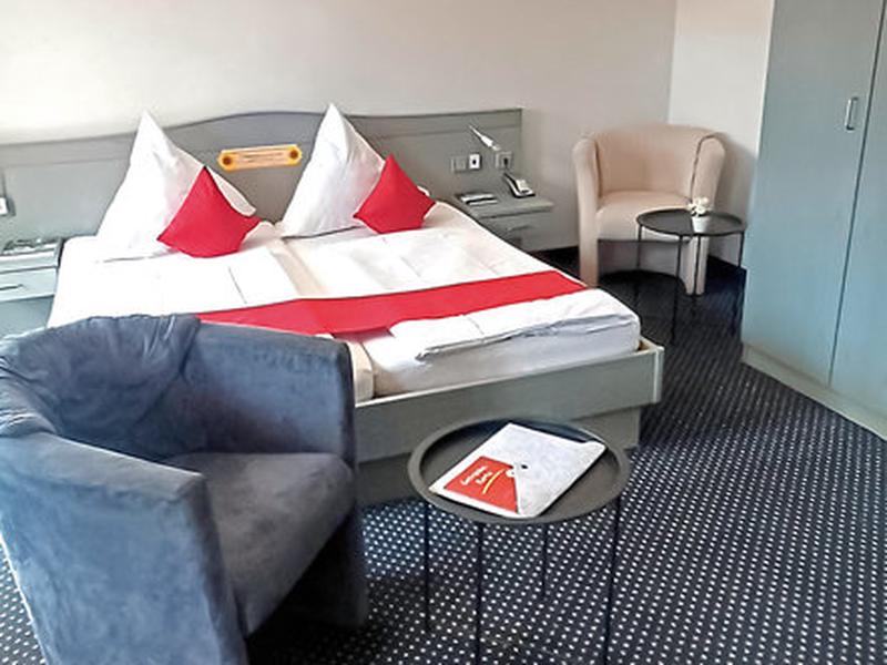 7985B792E5534F138587F8B678D3A4B4