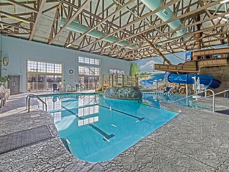 EBE4E347EB84D3DAED64F83807DB227E