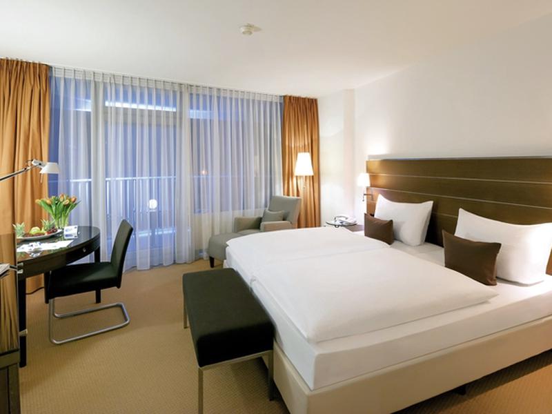 933BECE73BE976AC02A4B108E00C27A2