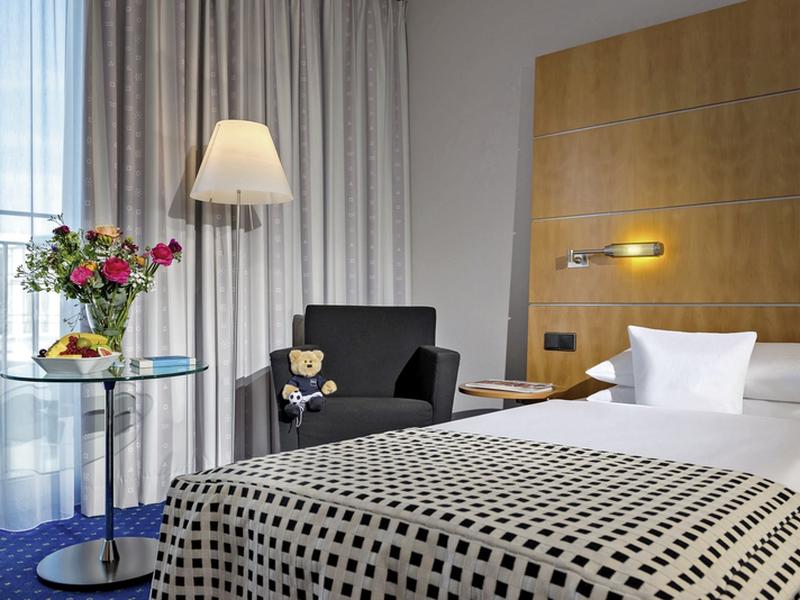 F0536C5EC16186F4D9A46BC1AF885002