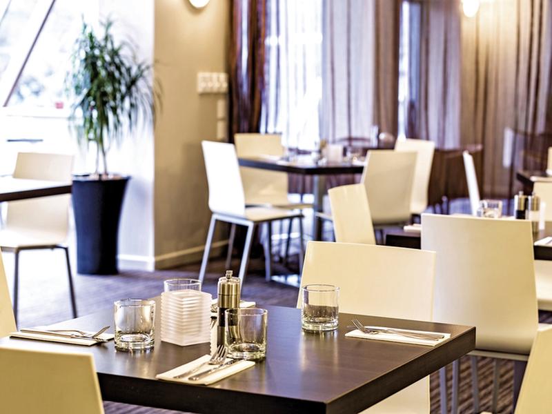 B83B4DEB80F047BB10F0FF208B444AF8