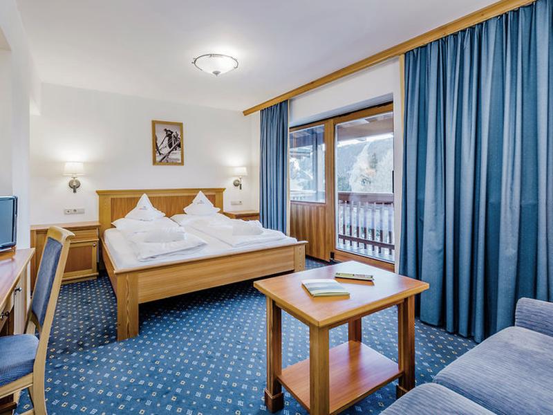 194241EE3F263D1C6BC837E7A947C0FD