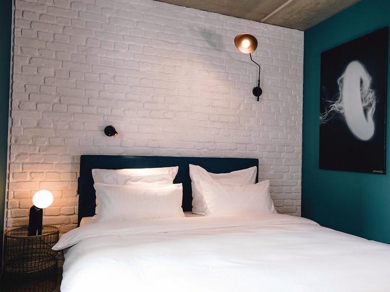 EE3CB59C0F5C377AEE9D819955DE7C68