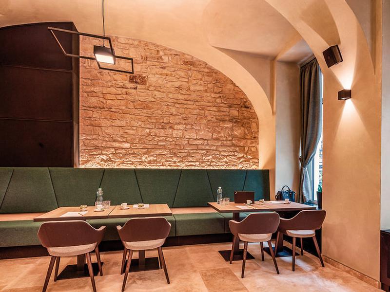 93C7F2EF1AE1205613E1E64E010ADD33