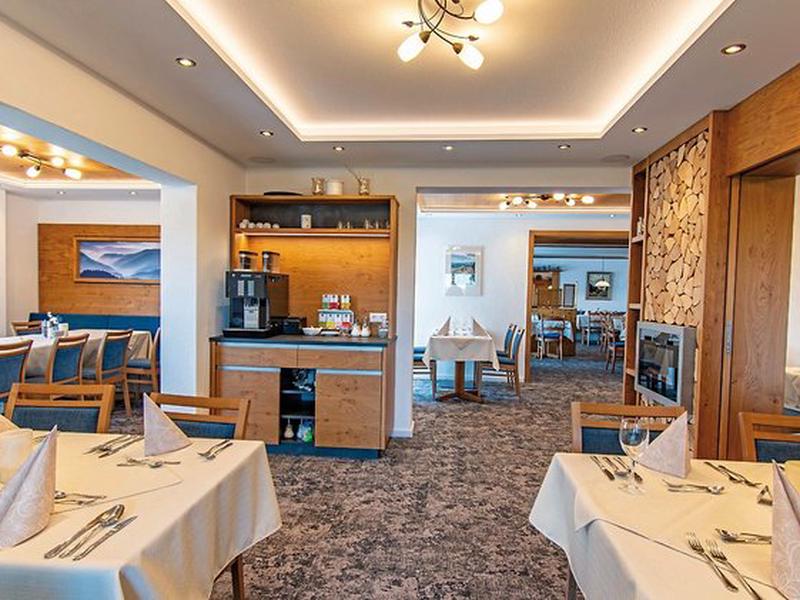 333D085C3236B3863892B3885DFD17AA