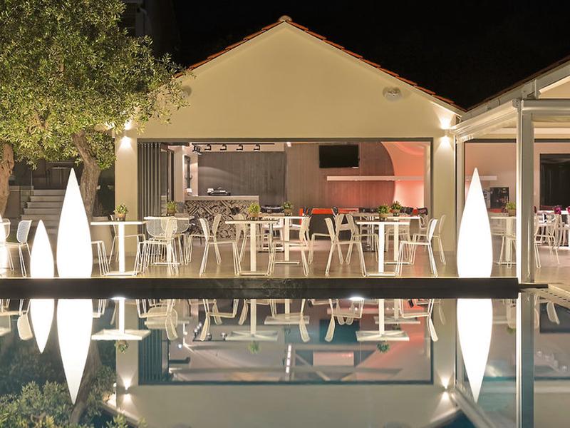 C49A2E4A0AD847B50EAE6B0E55E8C0D0