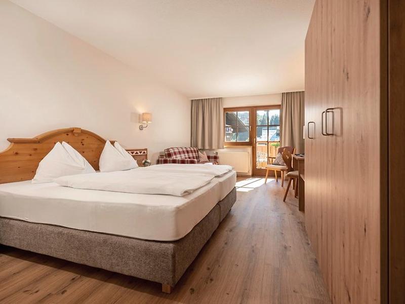 9216D06EB55EA035156D3124B8A836D2