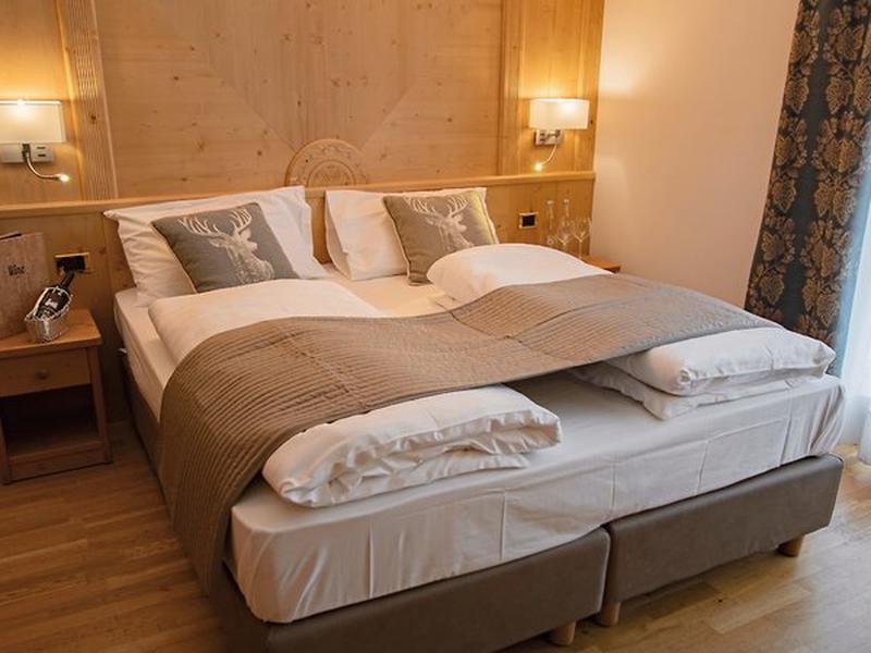 A19812B35DD34D1B3BF2B77EA7C7333A