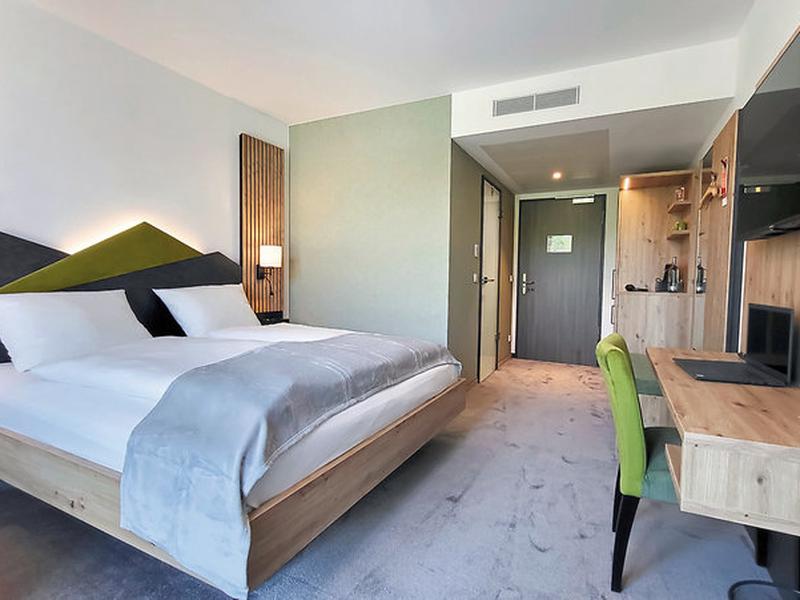 09410EABACA00C9DA70A2C919969F878