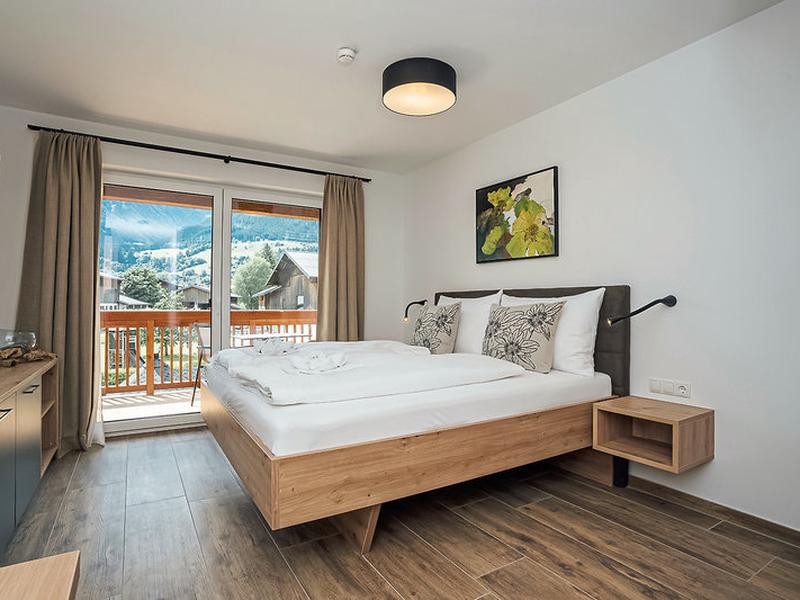 B7A12F08F4AB77E908D5A30A40E88157