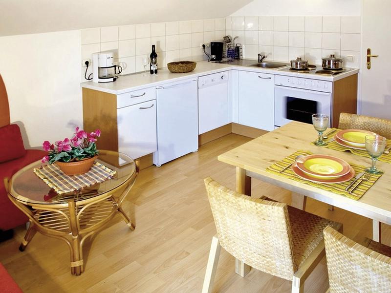 99FDF7519758F9976965A6BC77A46BFC