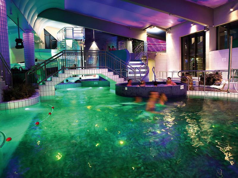 8FAAC0280F31389D724A62F39E758147