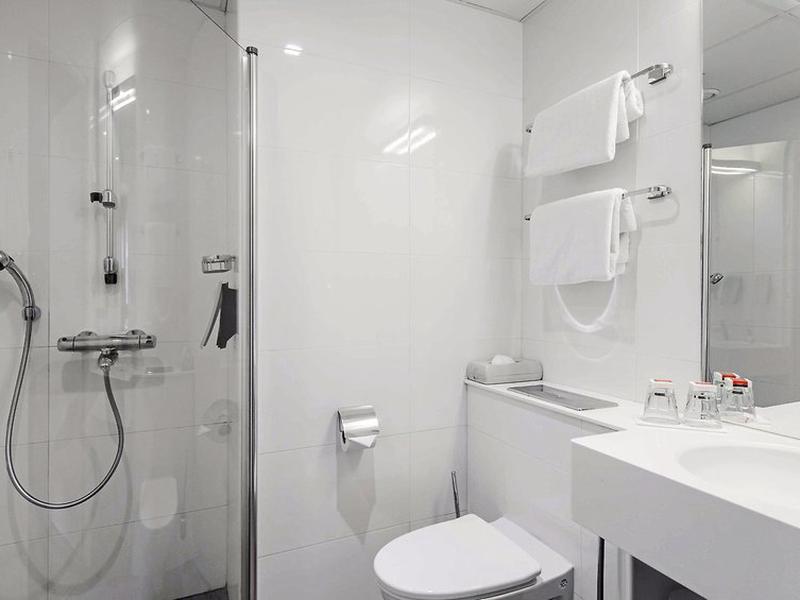 03E29531BFA5DBA7C5AB6CEE325822AE