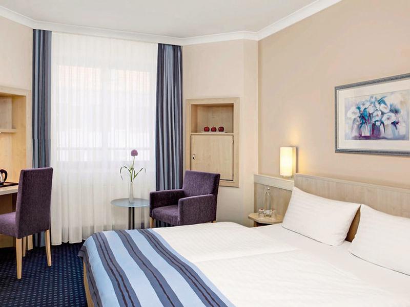 2F7BBE5F4795B1B422E440F9D8BB1822