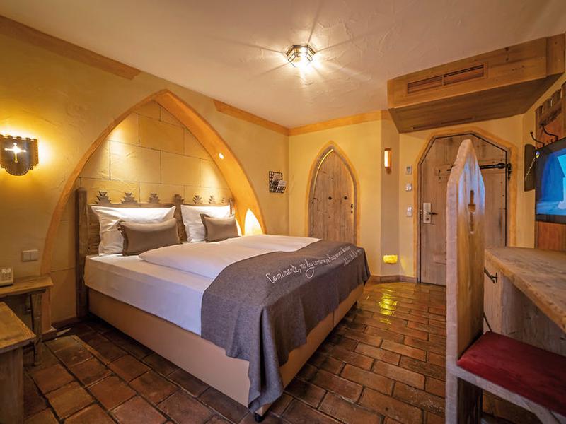 785266E31874C2B68AC22966D13DEAE6