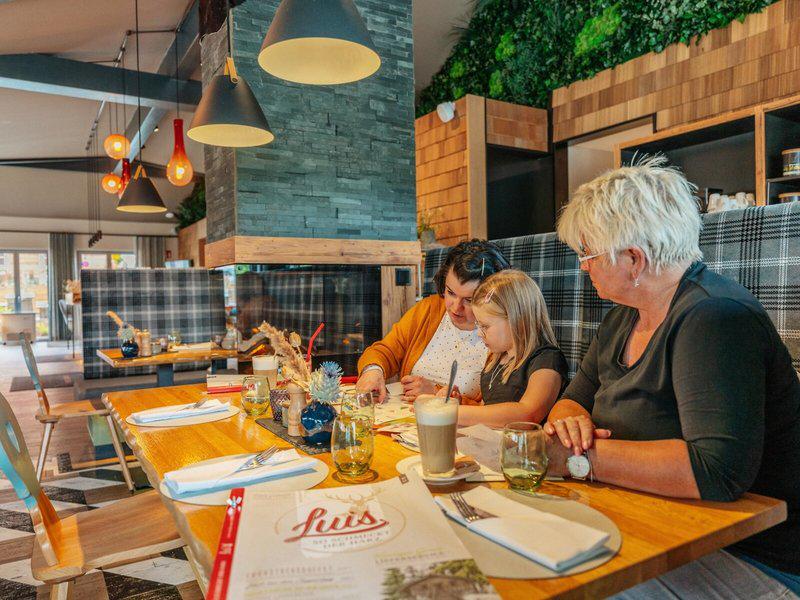 1D064827EA80B0383A4340118A73C3DA