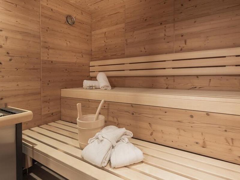 EB827DC496C06AE88AF89F68B7666E24