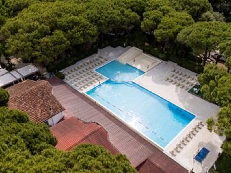 AE6CBED266F88812235B3D94520D7C63