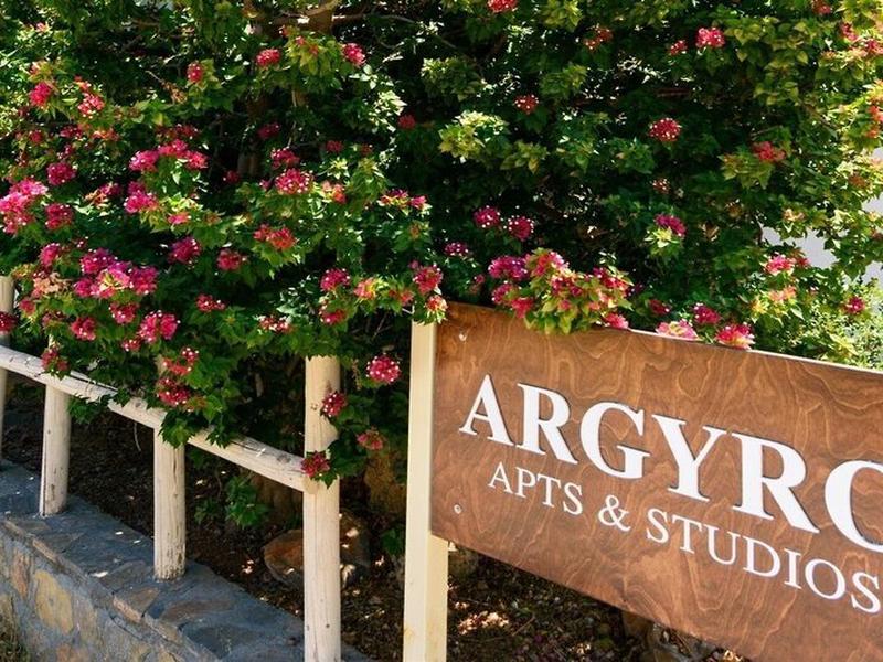 Argyro Apartments & Studios