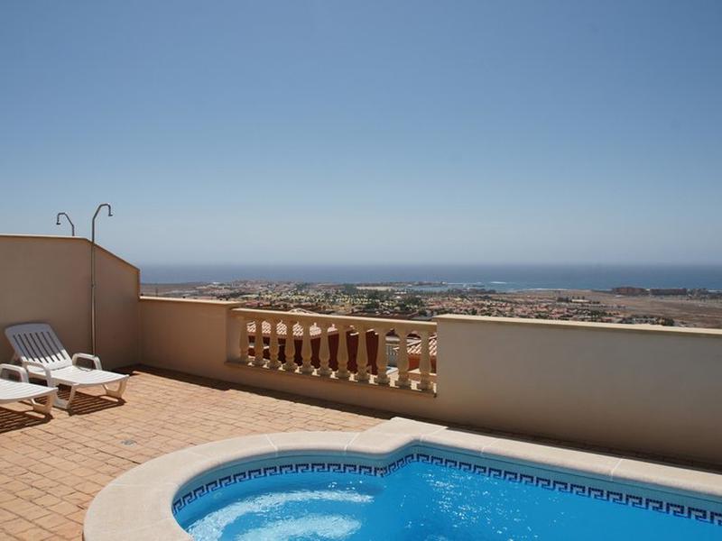 4BB03EABA2C774AE6C600A4FFB5EF353