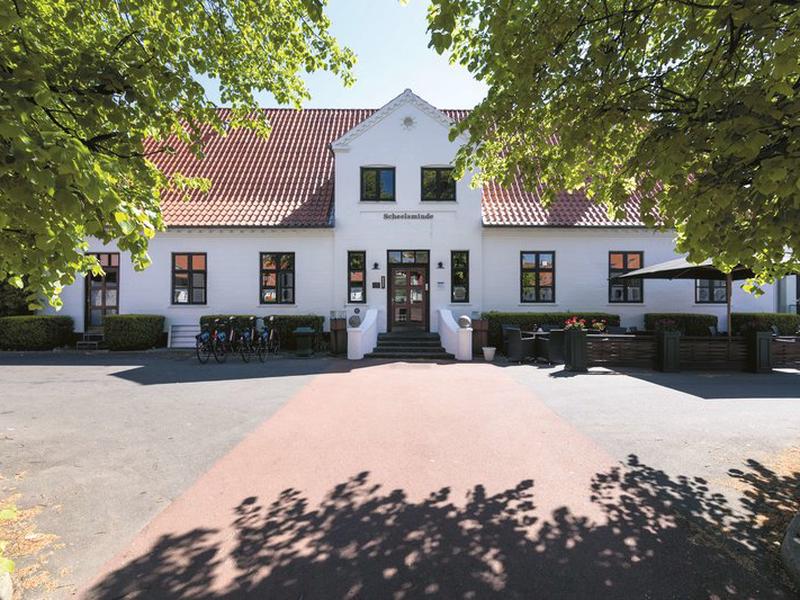 1C764E944A5881F4653AD01F6A9E4570