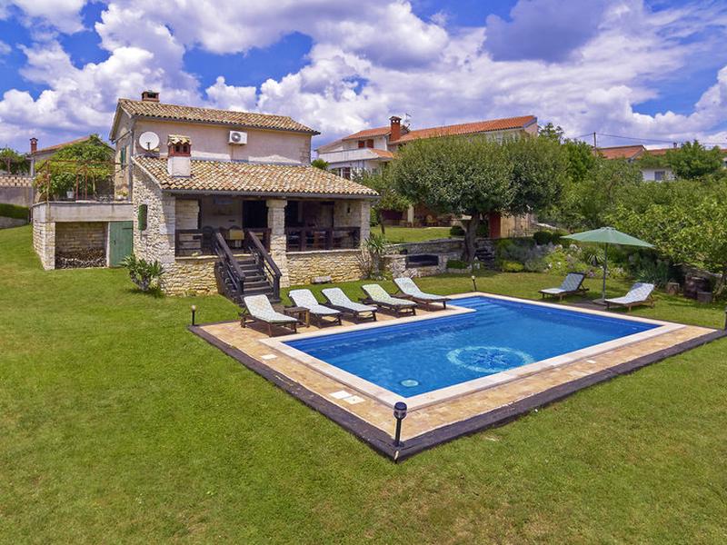 9D9FFD2E7A7CF8506066BA6F74AFB30F