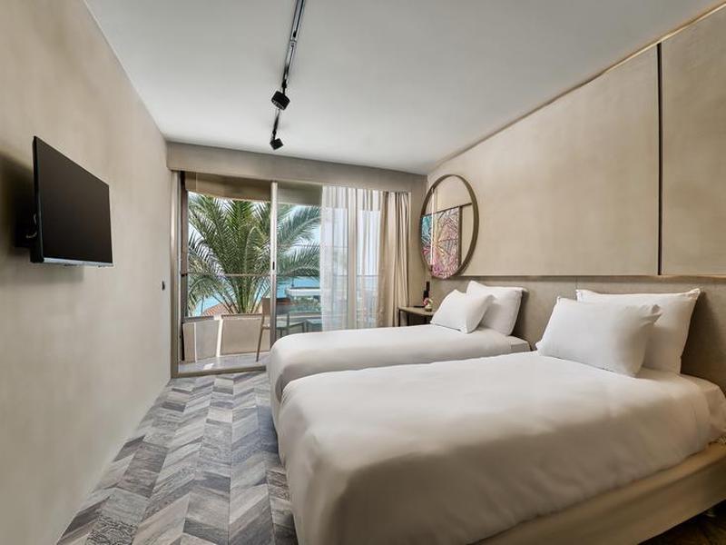 A18AABB9BAD1EC4EC6C9FFD95283A039