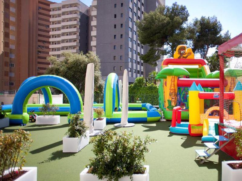 70013AD6693C966B9D22CBBBEC289513