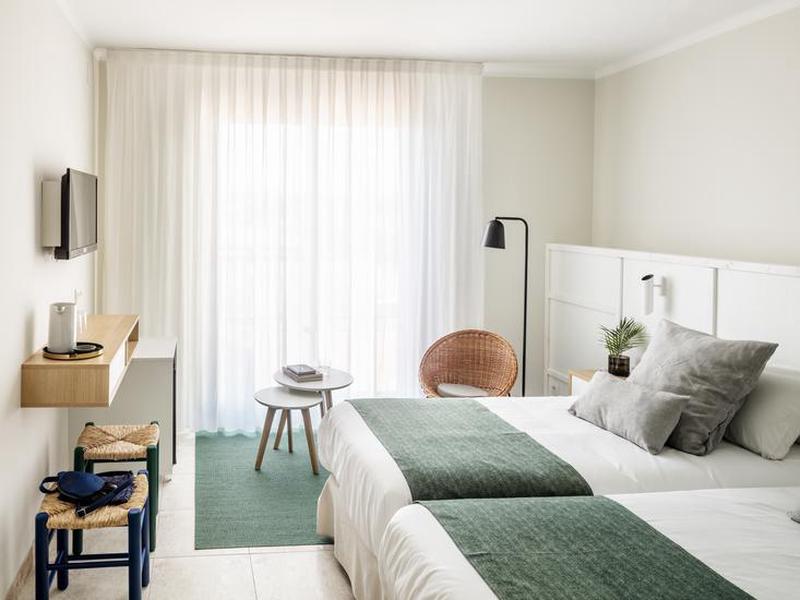 220FE940E9AEACB82E85C3614B1FF8A8