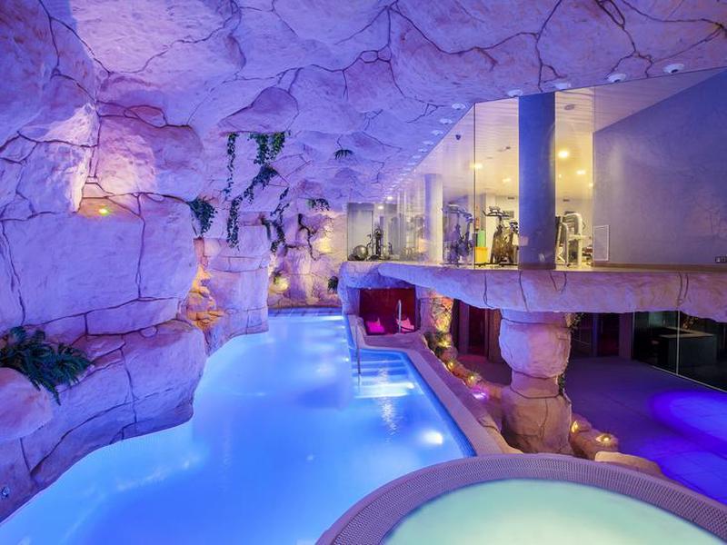 F75153E5EE4A8049466AB7DAD0DC1F50