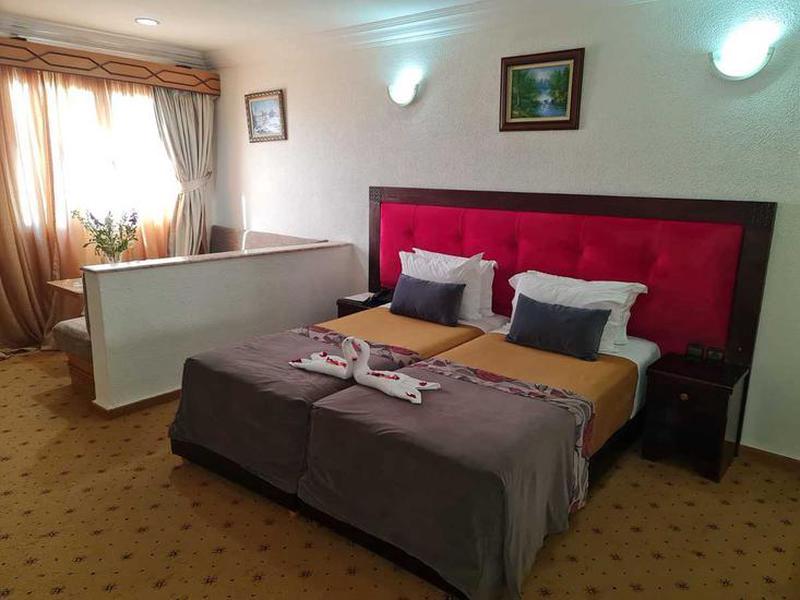 8519732705F2E4C32FE09C07308FD41F