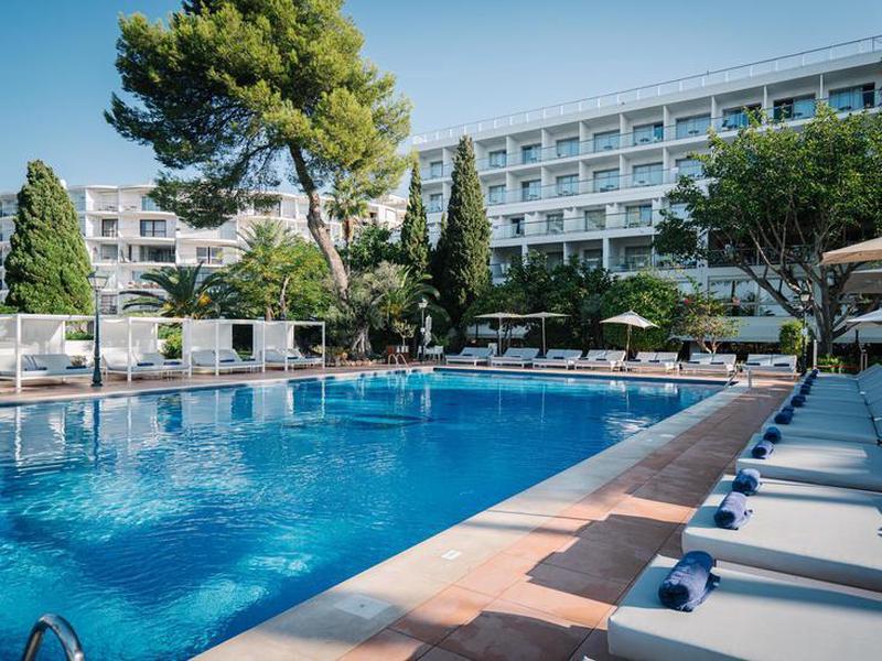 ACAAD3A7F140A057C0FDFC812169CD04