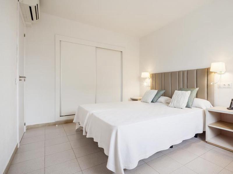 878DD93D7C7CA8A9A5D6139B391F5CF4