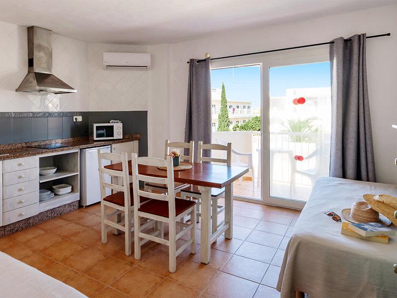 0C25BF0F7F1D3799E76A92A9AEA735E0